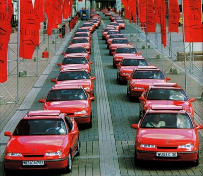 Klick um die Datei 009, Beginn der Ausfahrt von 1.000 Calibra.jpg in voller Größe zu öffnen