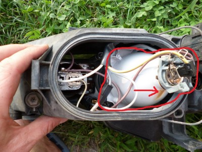 Klick um die Datei 2014-08-10 Scheinwerferersatzteil für Calibra rez.jpg in voller Größe zu öffnen