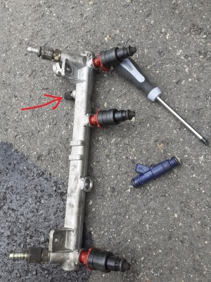 Klick um die Datei 2020-06-11 13-47 Calibra Einspritzdüsen 3.jpg in voller Größe zu öffnen