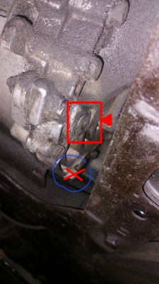 Klick um die Datei ablassschraube.jpg in voller Größe zu öffnen