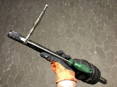 Klick um die Datei Achsmanschette wechseln Calibra Trick.jpg in voller Größe zu öffnen