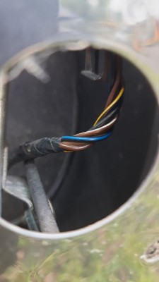 Klick um die Datei Bild2_Stecker_ZV.jpg in voller Größe zu öffnen