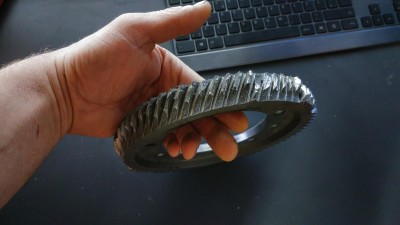 Klick um die Datei defekter achsantrieb.jpg in voller Größe zu öffnen