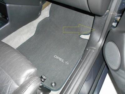Klick um die Datei Einbauort Motorsteuergerät.JPG in voller Größe zu öffnen
