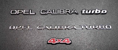 Klick um die Datei Opel Calibra Schriftzüge.jpeg in voller Größe zu öffnen