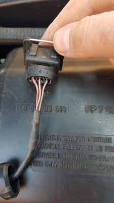 Klick um die Datei Stecker Kurbelwellensensor.jpg in voller Größe zu öffnen