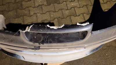 Klick um die Datei Stossstange02.jpg in voller Größe zu öffnen
