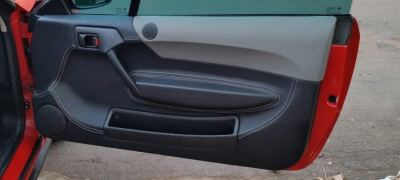 Klick um die Datei Türpappe Chevrolet, Sattlerarbeit.png in voller Größe zu öffnen