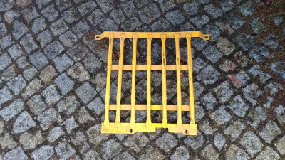 Klick um die Datei unterfahrschutz.jpg in voller Größe zu öffnen