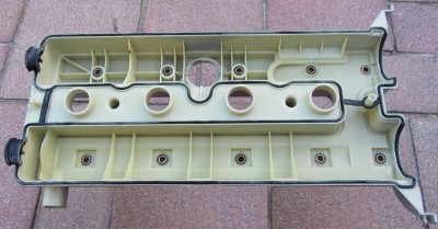 Klick um die Datei X20XEV Ventildeckel mit Dichtung, Rückseite.jpg in voller Größe zu öffnen